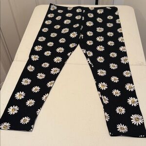 NWOT Pink Republic Boho Black Leggings with White Daisy Print Never Worn Size XL